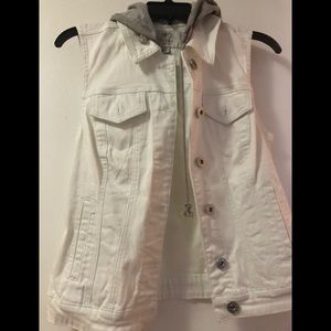 GUESS sleeveless, denim, hooded jacket!